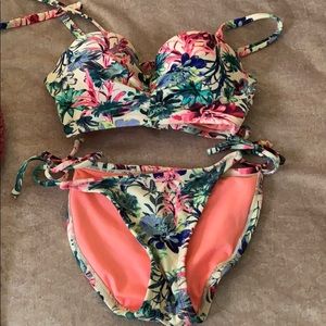 Brand new bikini set